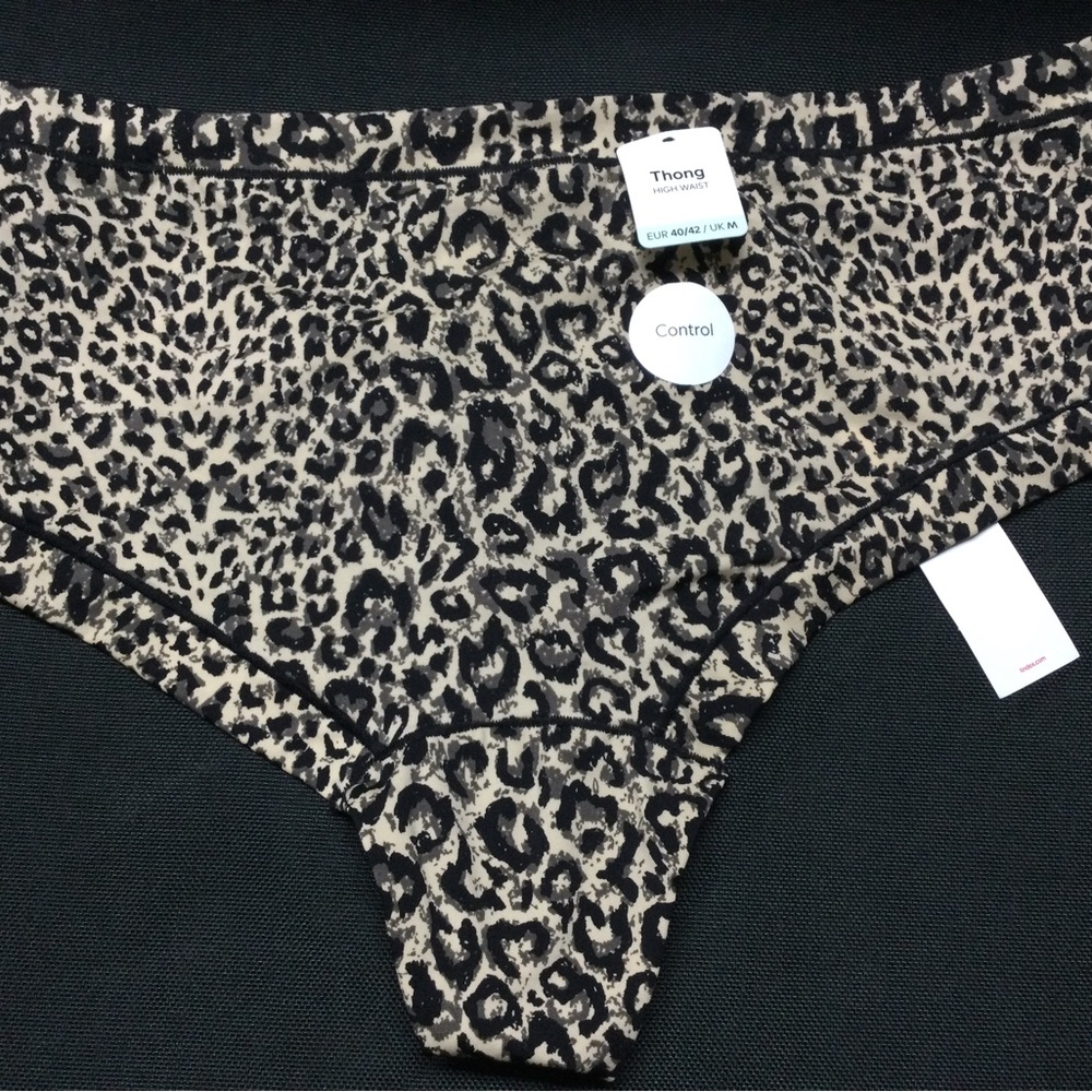 🟡new with tags women’s panty thong